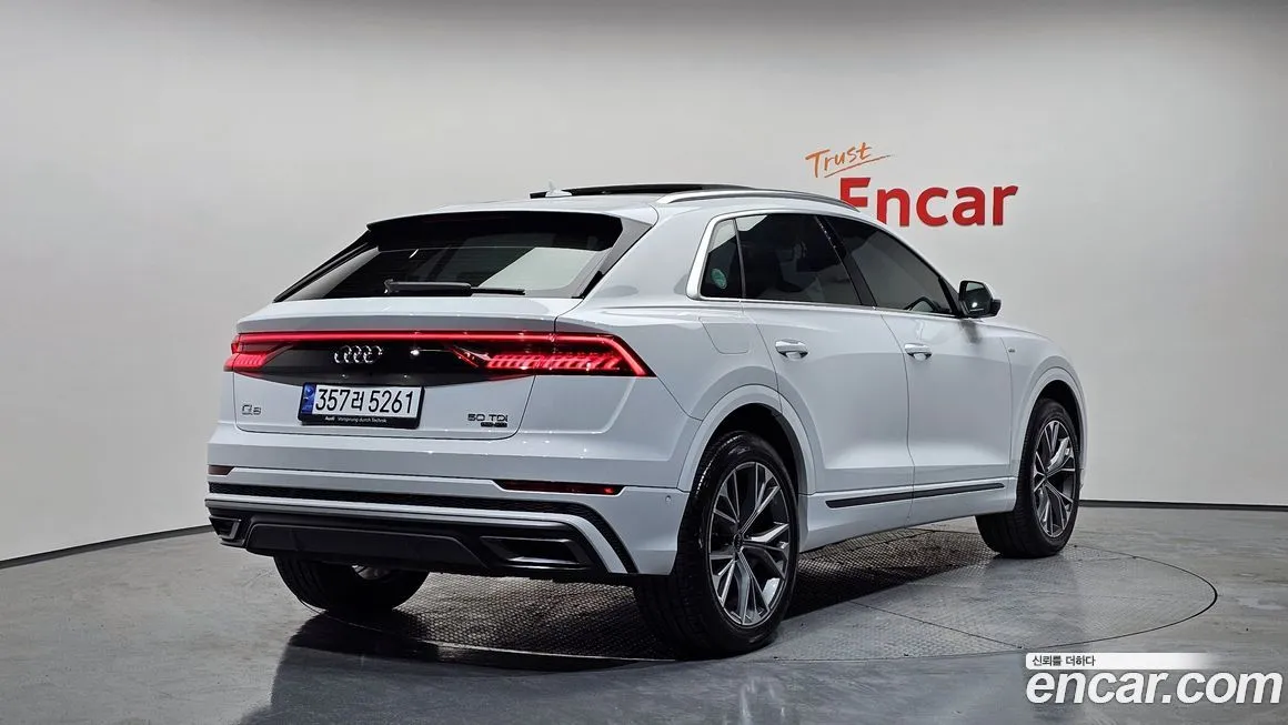 Audi Q8 — фото 2