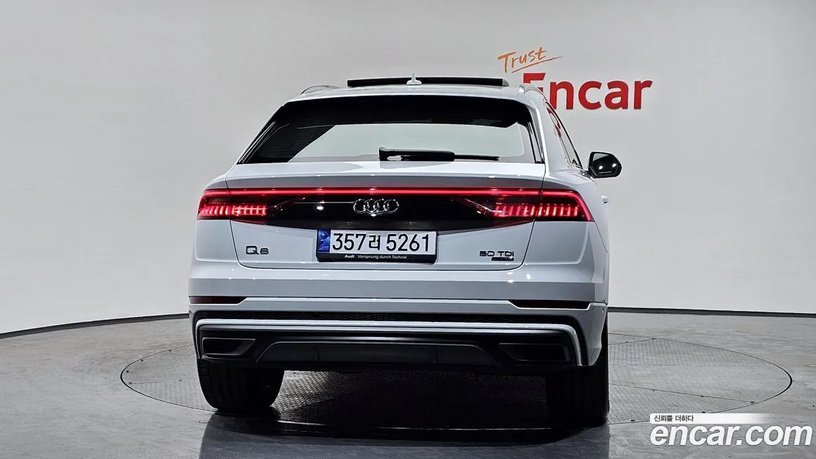 Audi Q8 — фото 4