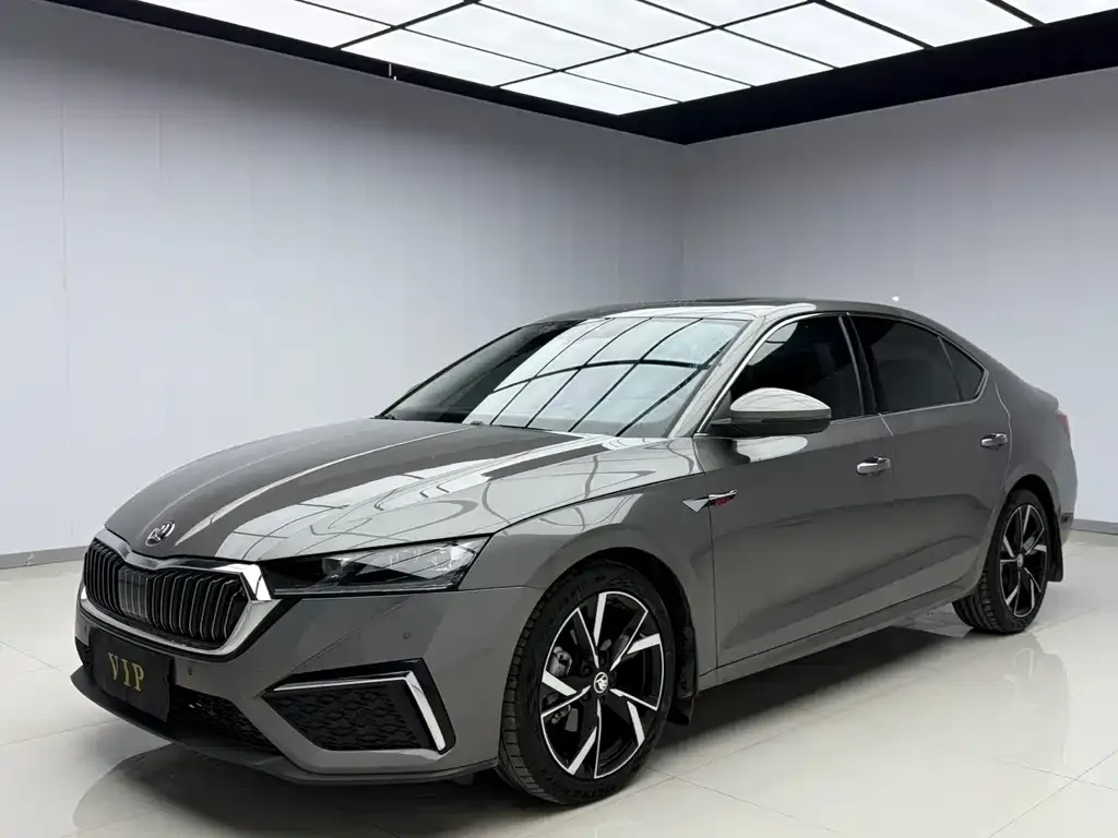 Skoda Octavia — фото 1