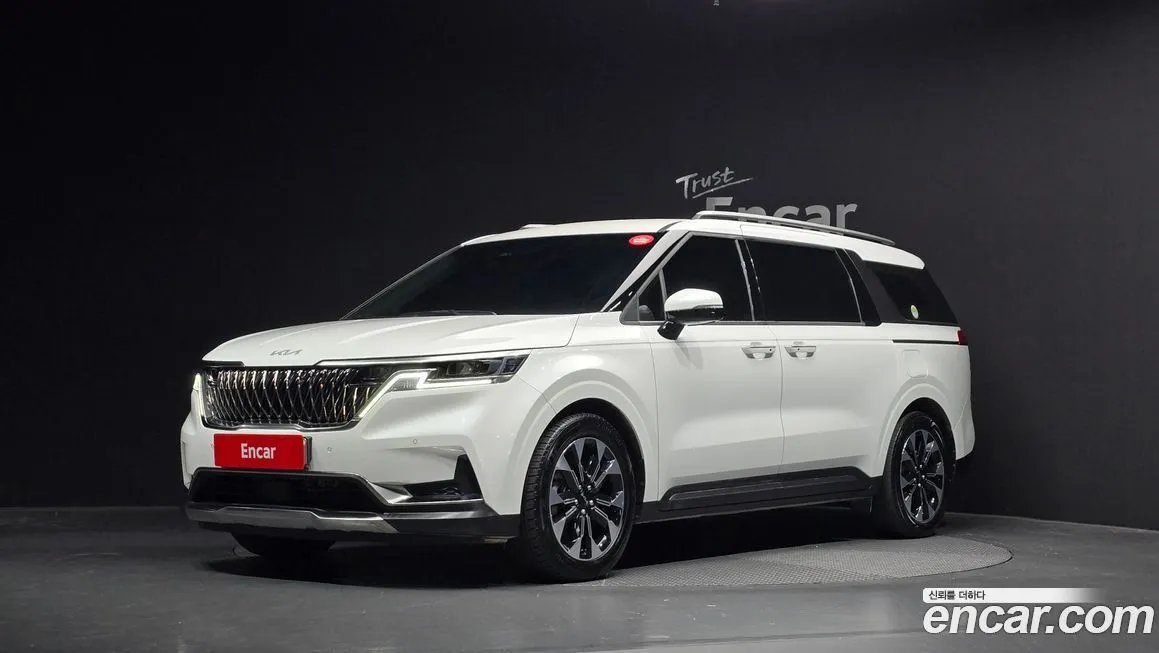 Kia Carnival — фото 1