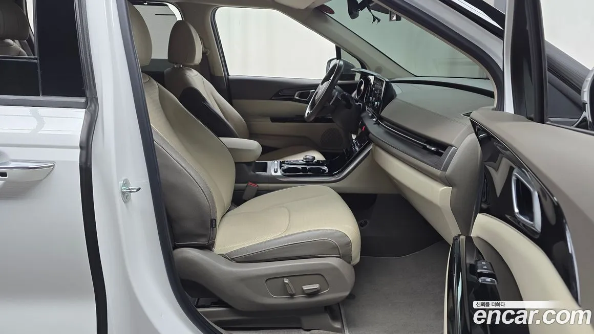 Kia Carnival — фото 10