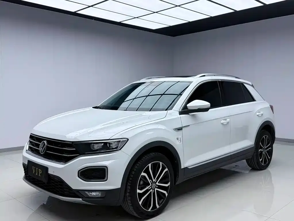 Volkswagen T-Roc — фото 1