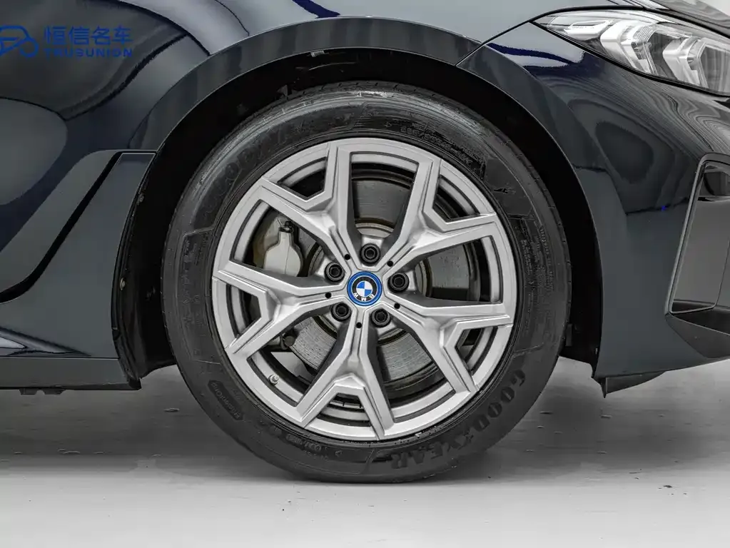 BMW i3 — фото 7