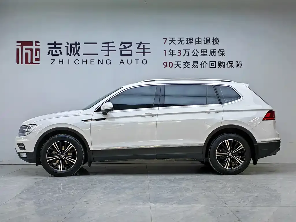 Volkswagen Tiguan L — фото 3