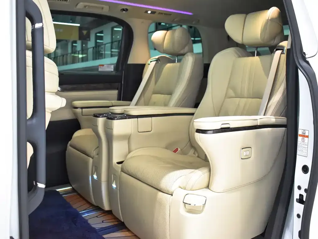 Toyota Vellfire — фото 6