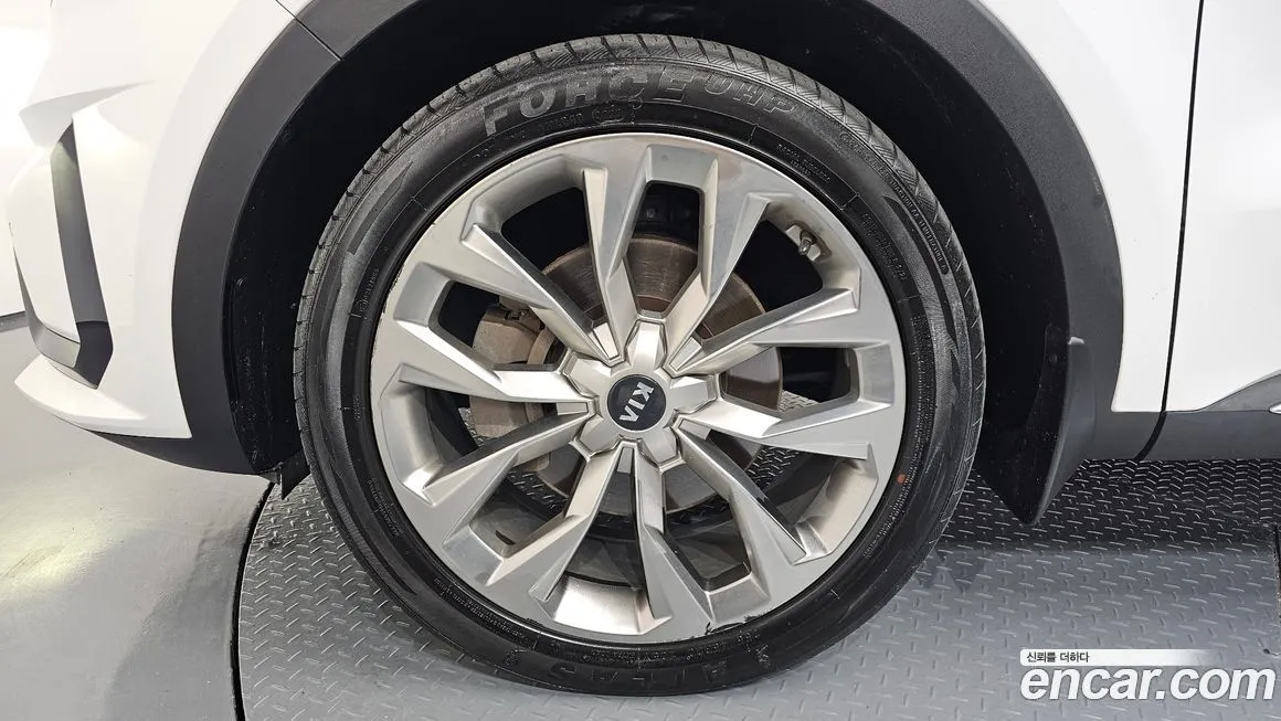 Kia Sorento — фото 5