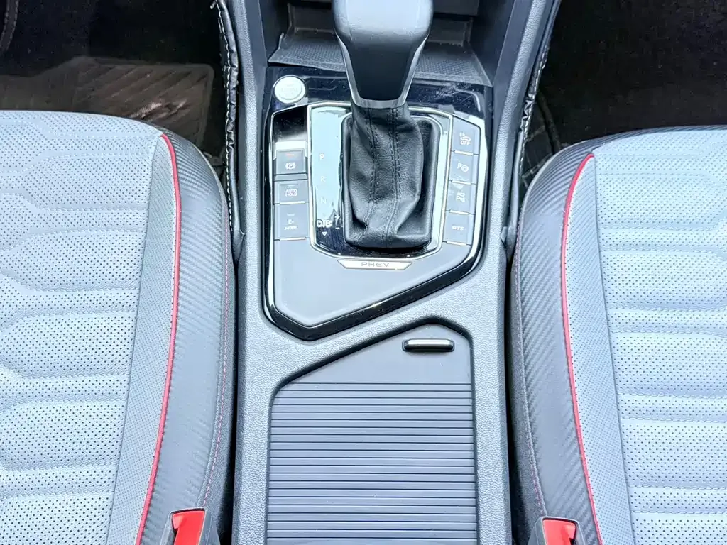 Volkswagen Tiguan L New Energy — фото 8