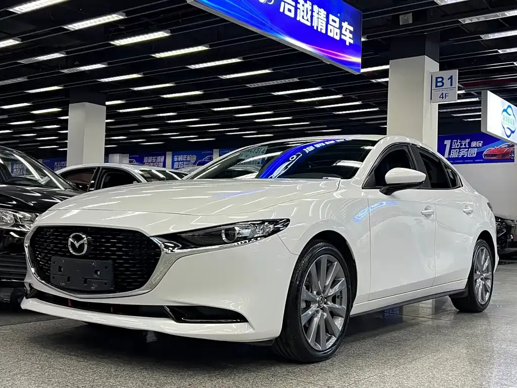 Mazda 3 Axela — фото 1