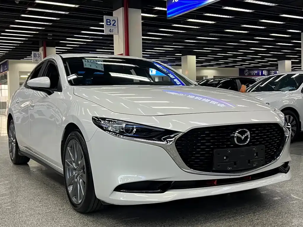 Mazda 3 Axela — фото 4