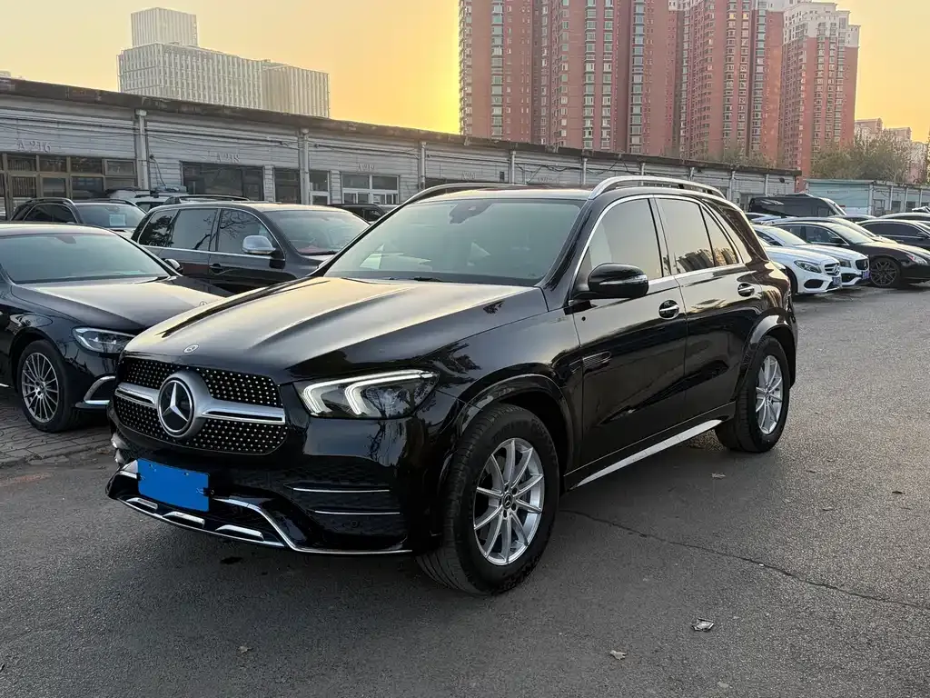 Mercedes-Benz GLE — фото 1