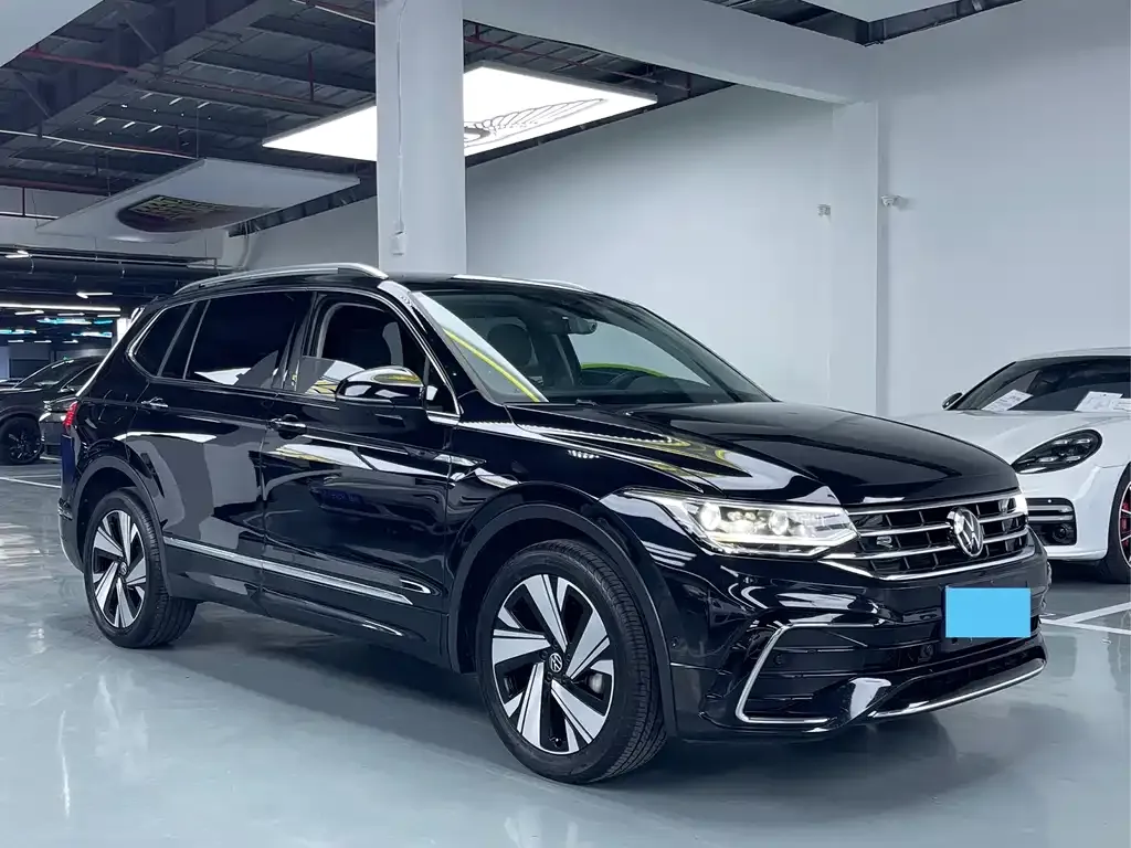 Volkswagen Tiguan L — фото 3