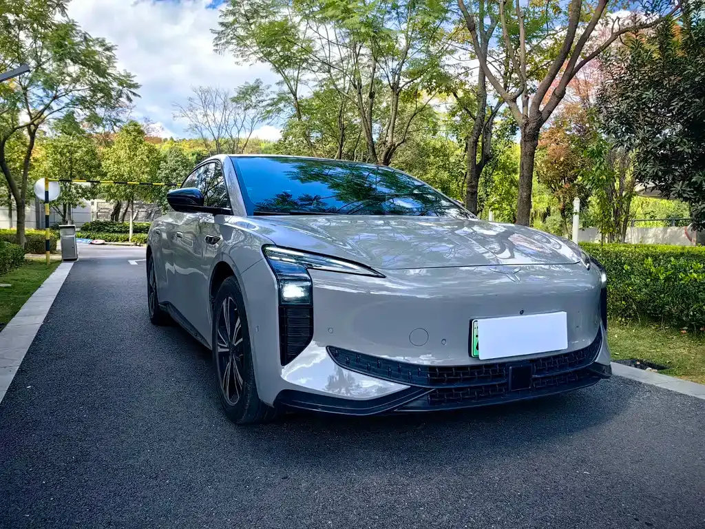 Hongqi EH7 — фото 3