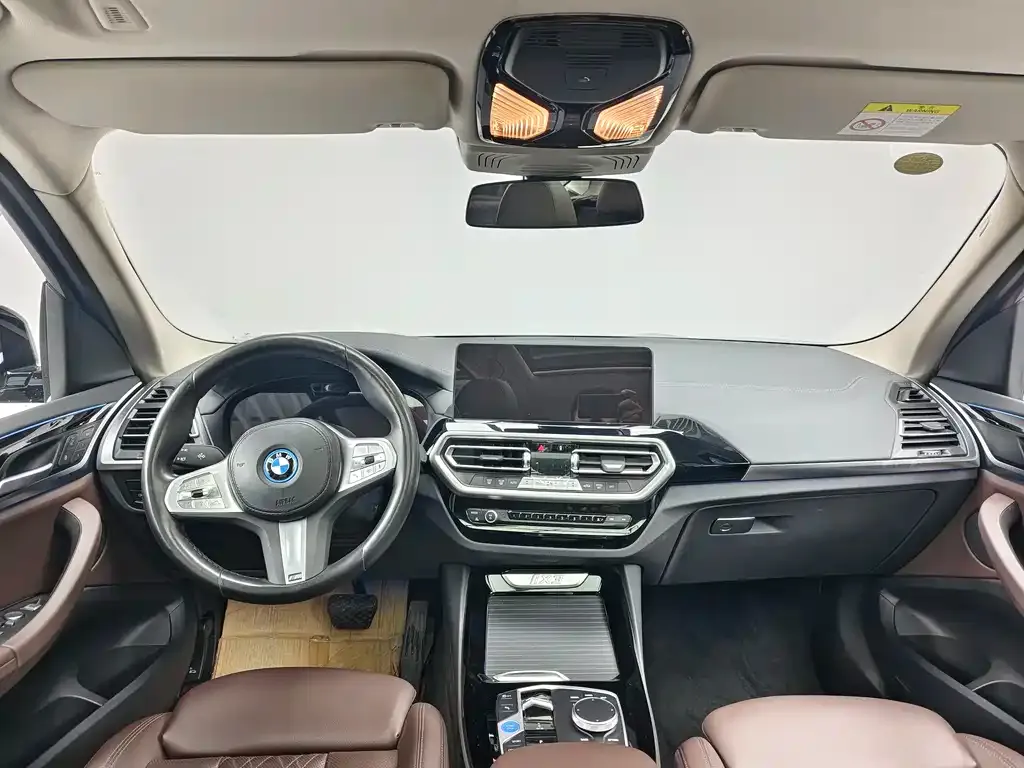 BMW iX3 — фото 7