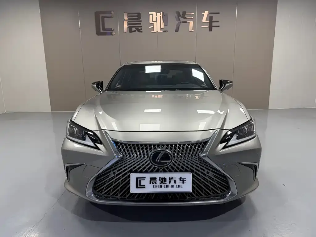 Lexus ES — фото 2