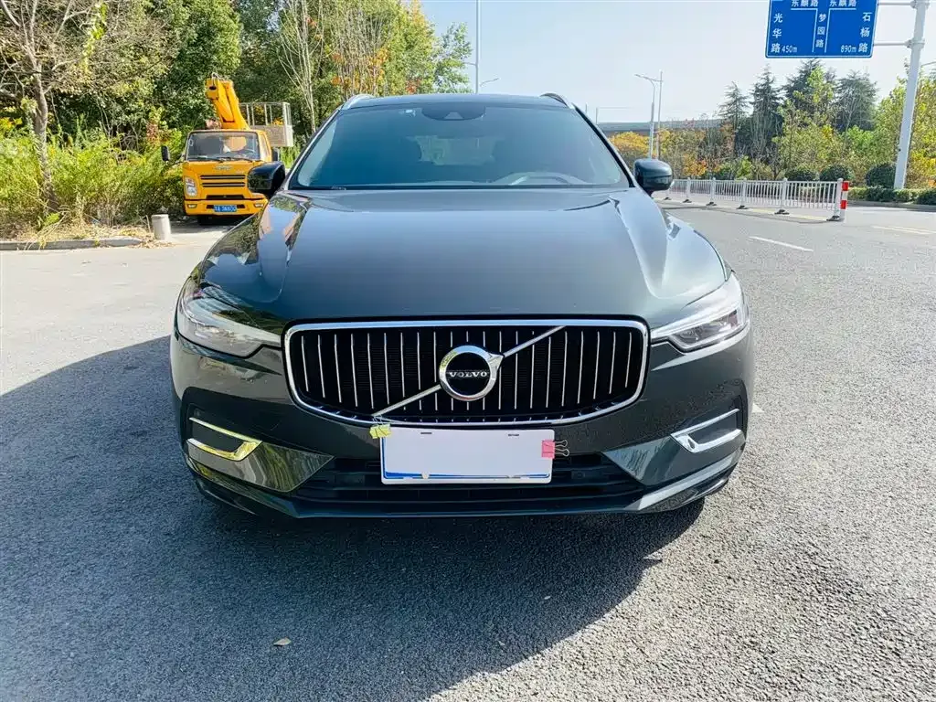 Volvo XC60 — фото 3