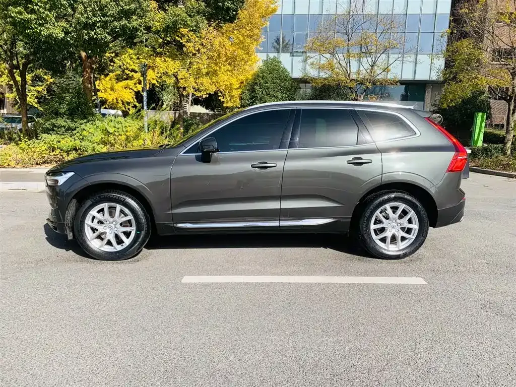 Volvo XC60 — фото 6