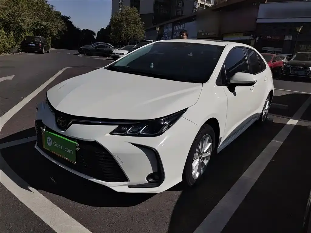 Toyota Corolla — фото 1