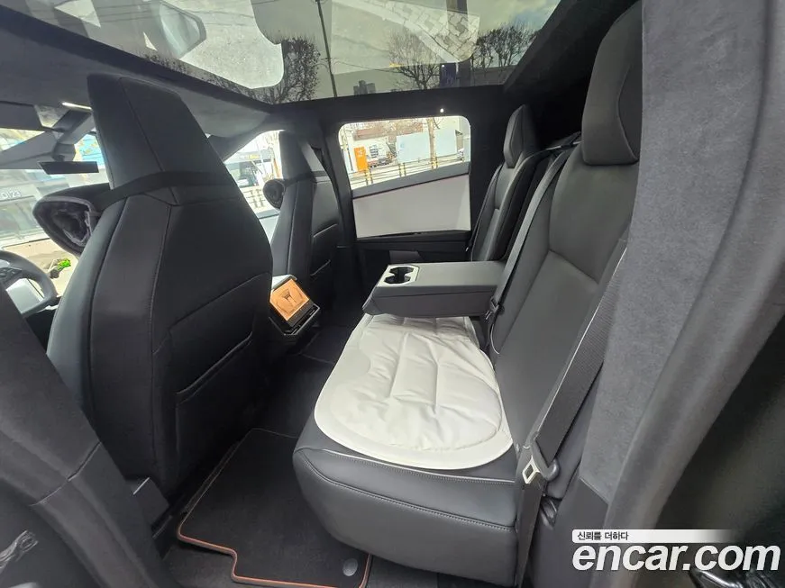 Tesla Cybertruck — фото 10