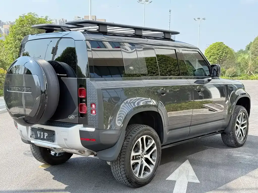 Land Rover Defender — фото 10