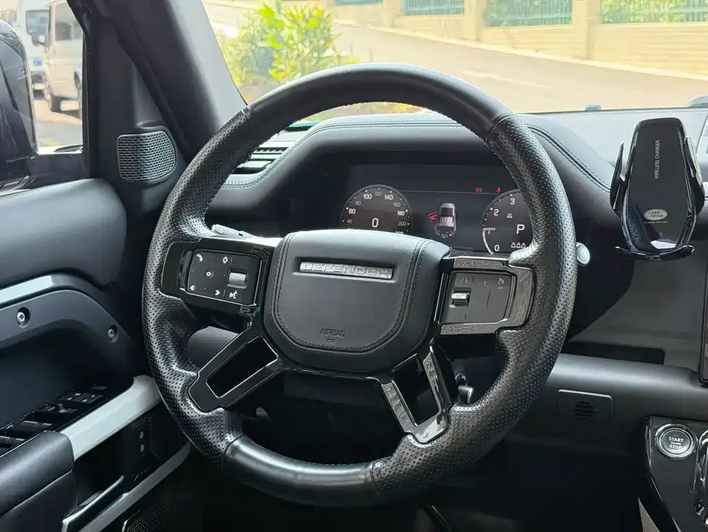 Land Rover Defender — фото 4