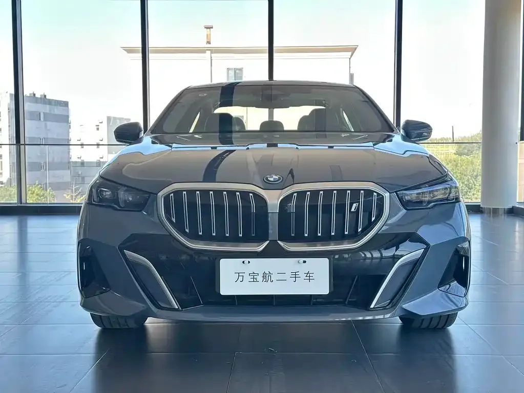 BMW i5 — фото 4