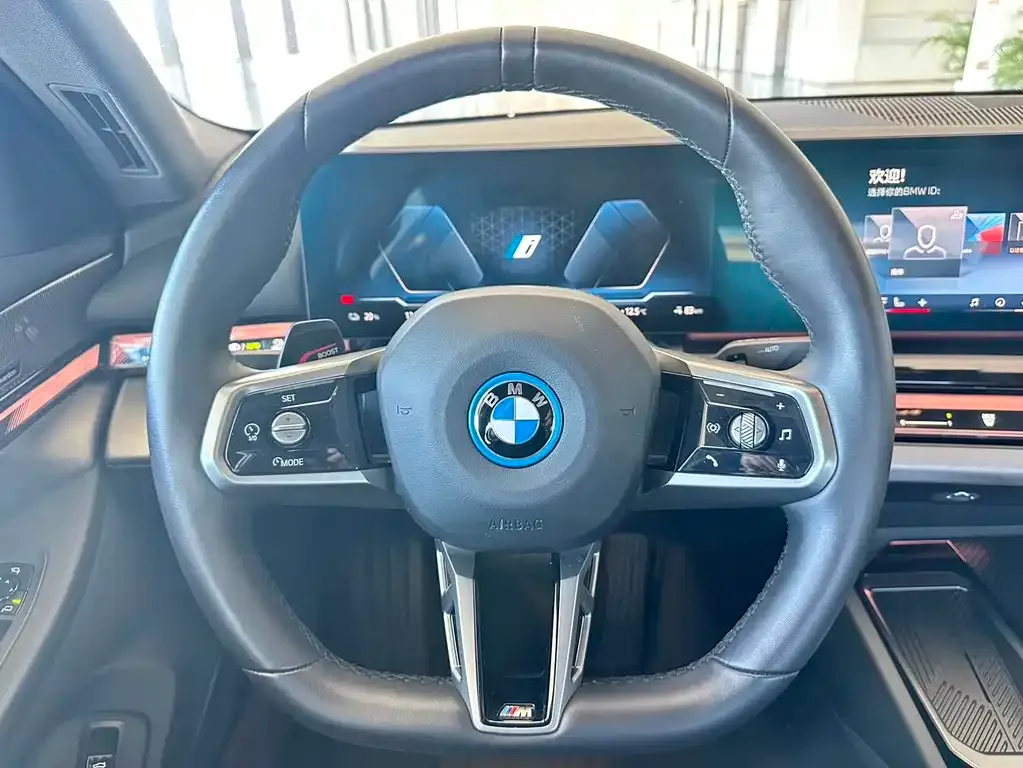 BMW i5 — фото 8