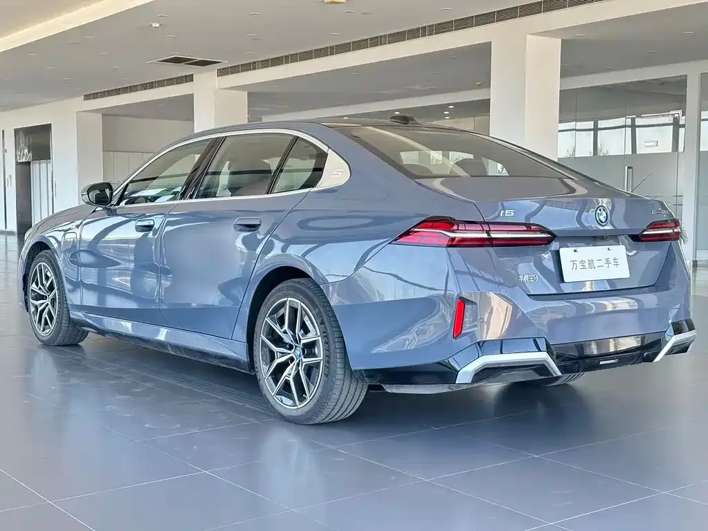 BMW i5 — фото 9