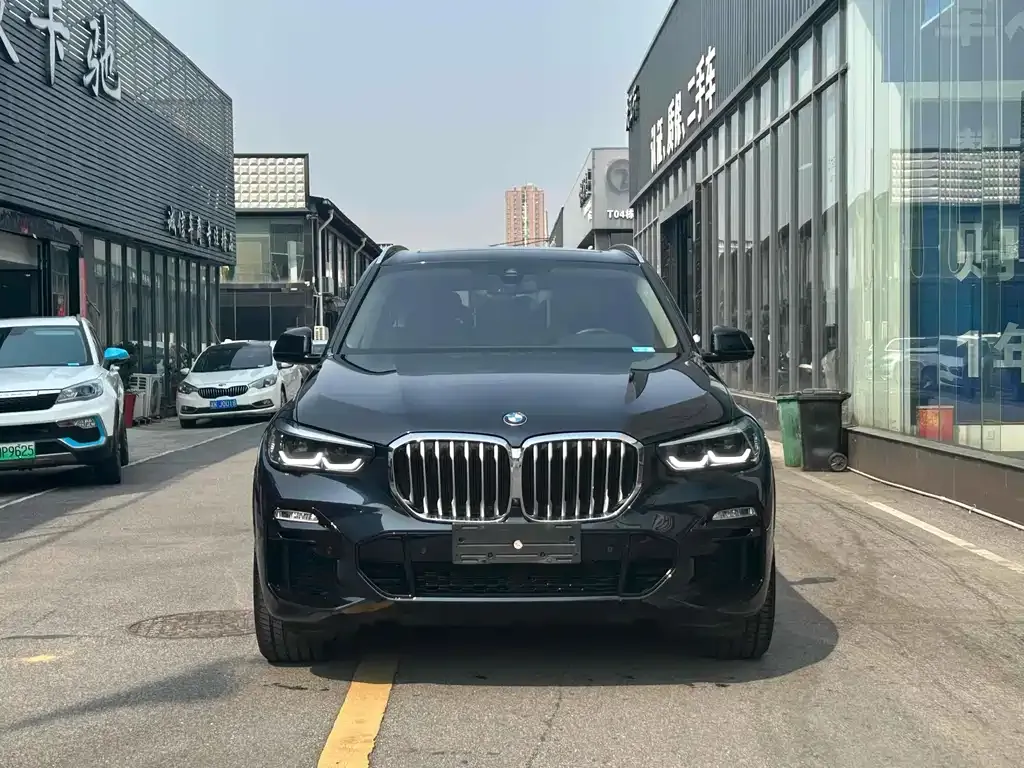BMW X5 (Import) — фото 2
