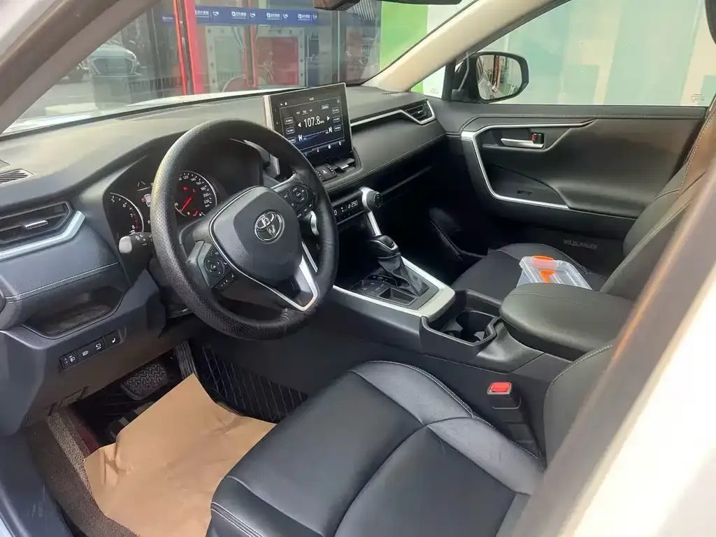 Toyota Wildlander — фото 10