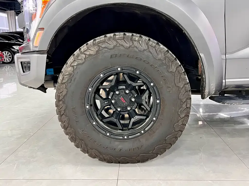 Ford F-150 Raptor — фото 5