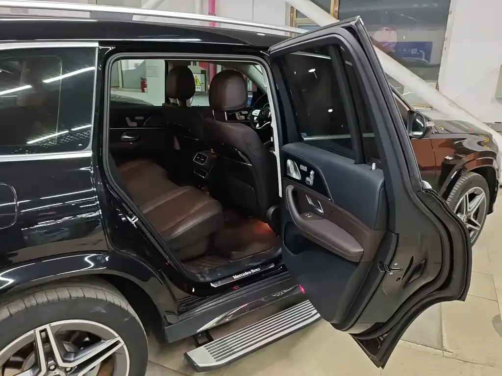 Mercedes-Benz GLS — фото 6