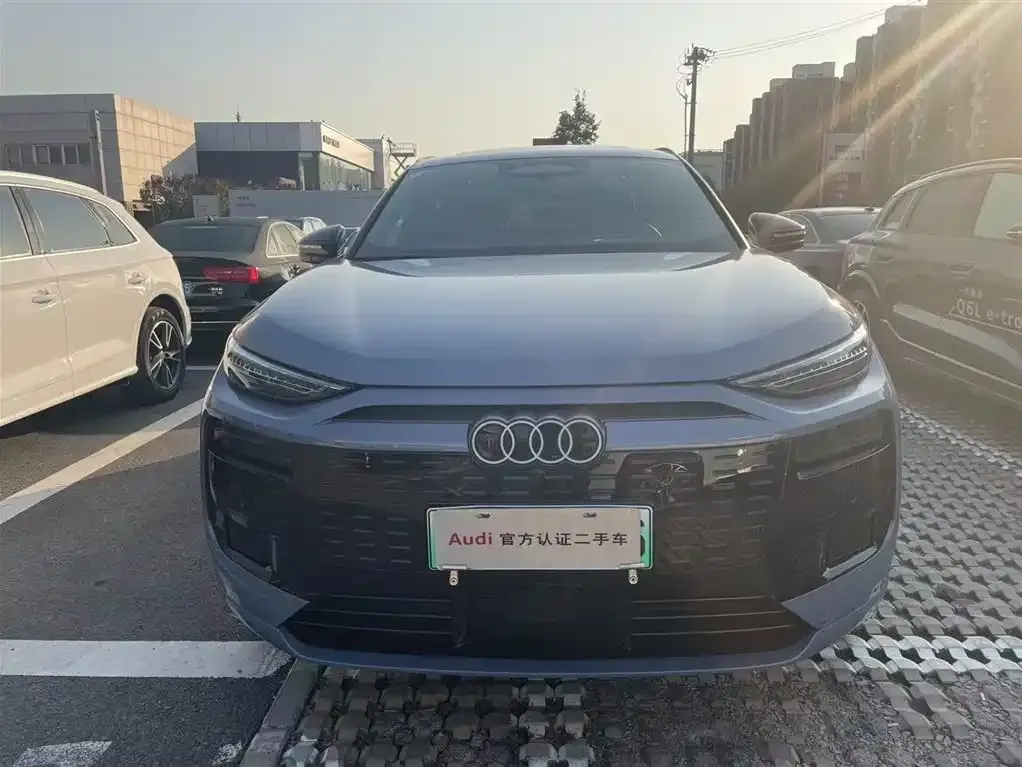 Audi Q6L e-tron — фото 2