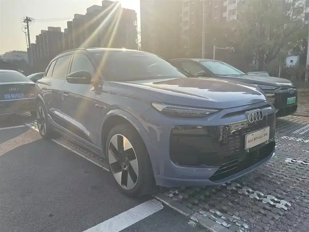 Audi Q6L e-tron — фото 3
