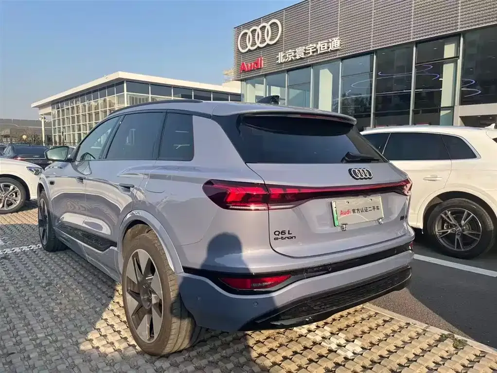 Audi Q6L e-tron — фото 6