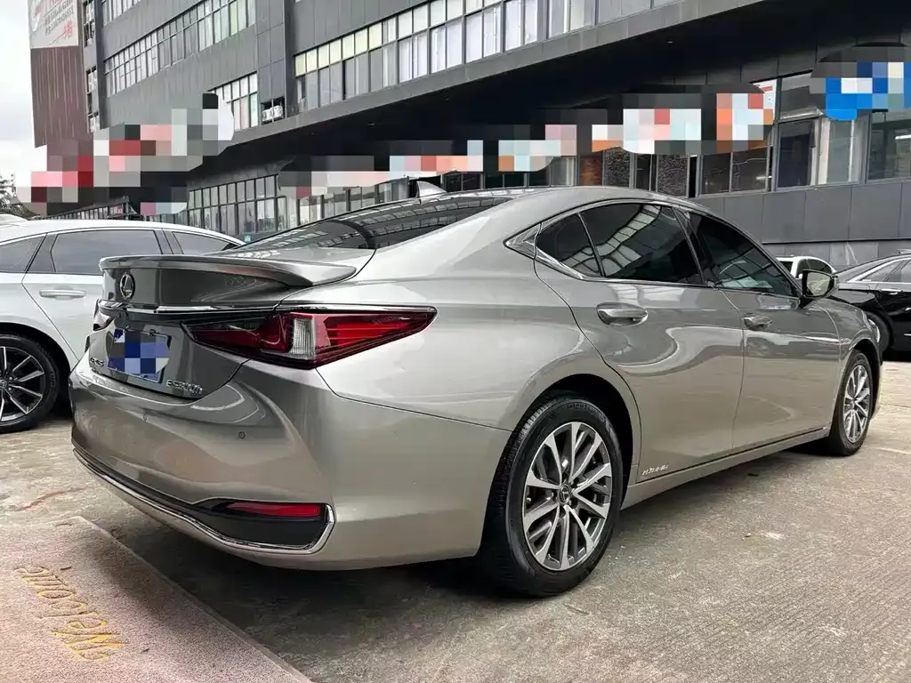 Lexus ES — фото 7