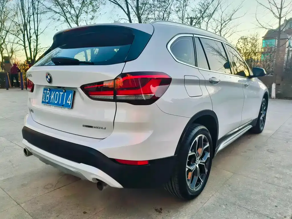 BMW X1 — фото 5