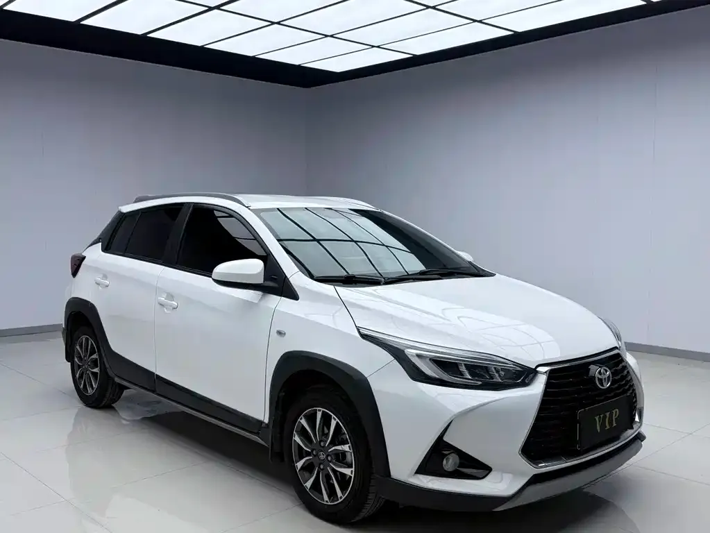 Toyota Yaris L — фото 3