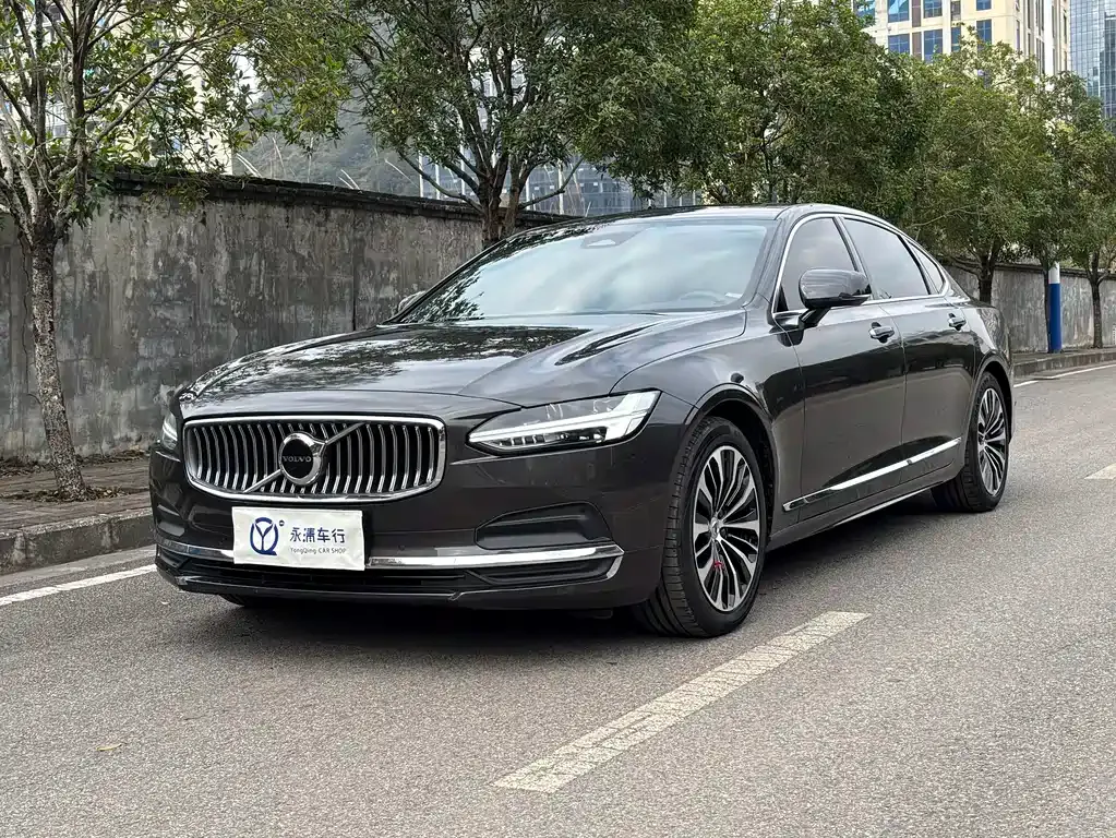 Volvo S90 — фото 1