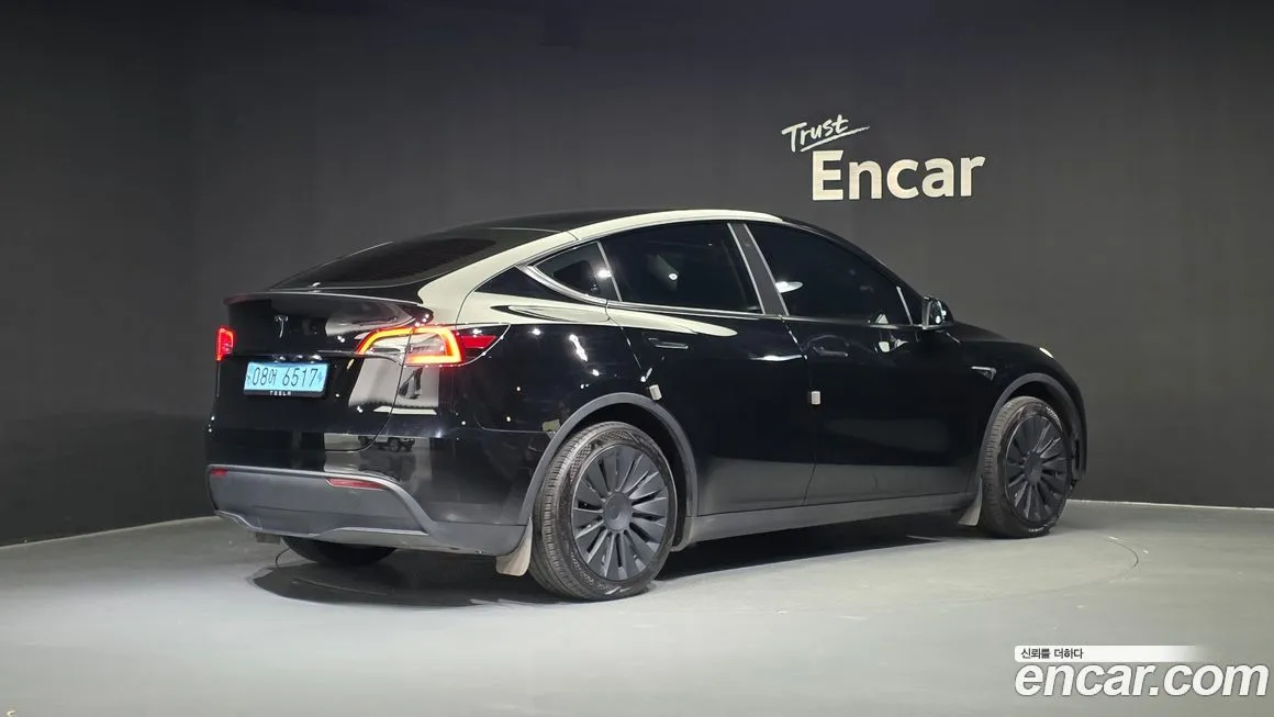 Tesla Model Y — фото 2