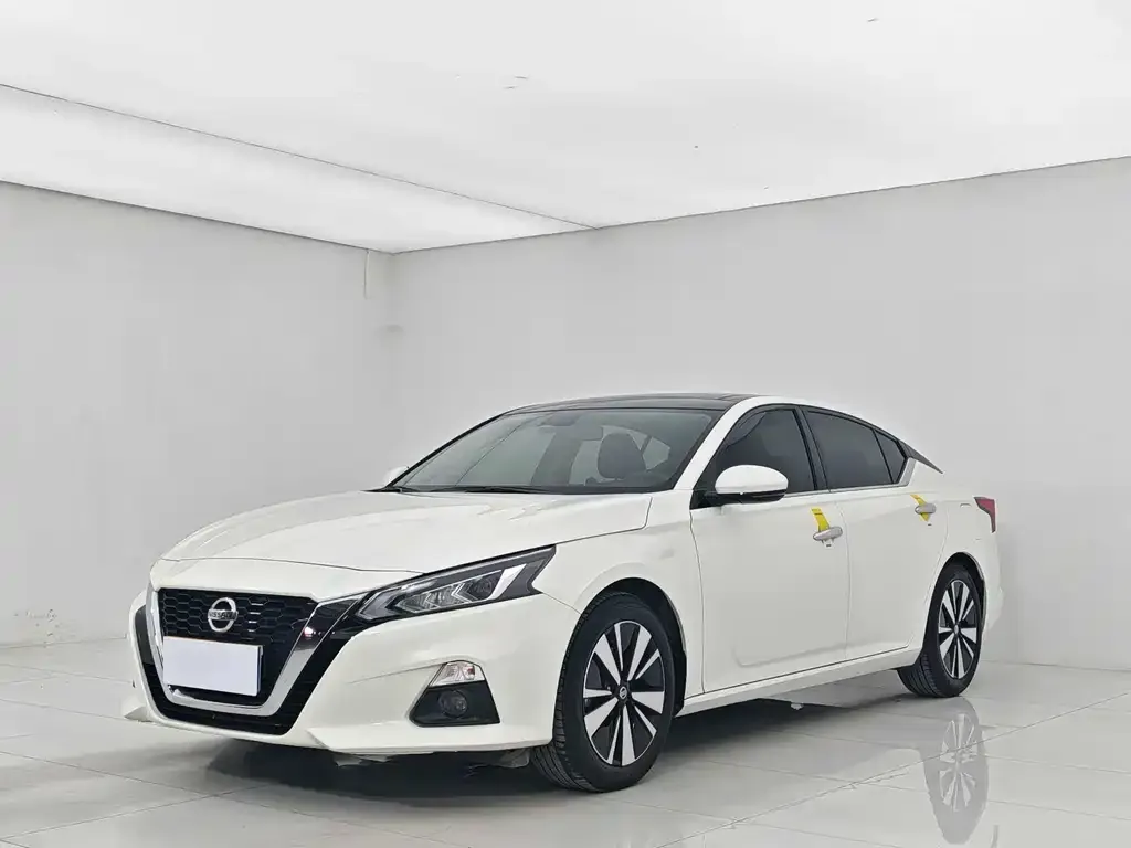 Nissan Teana — фото 1