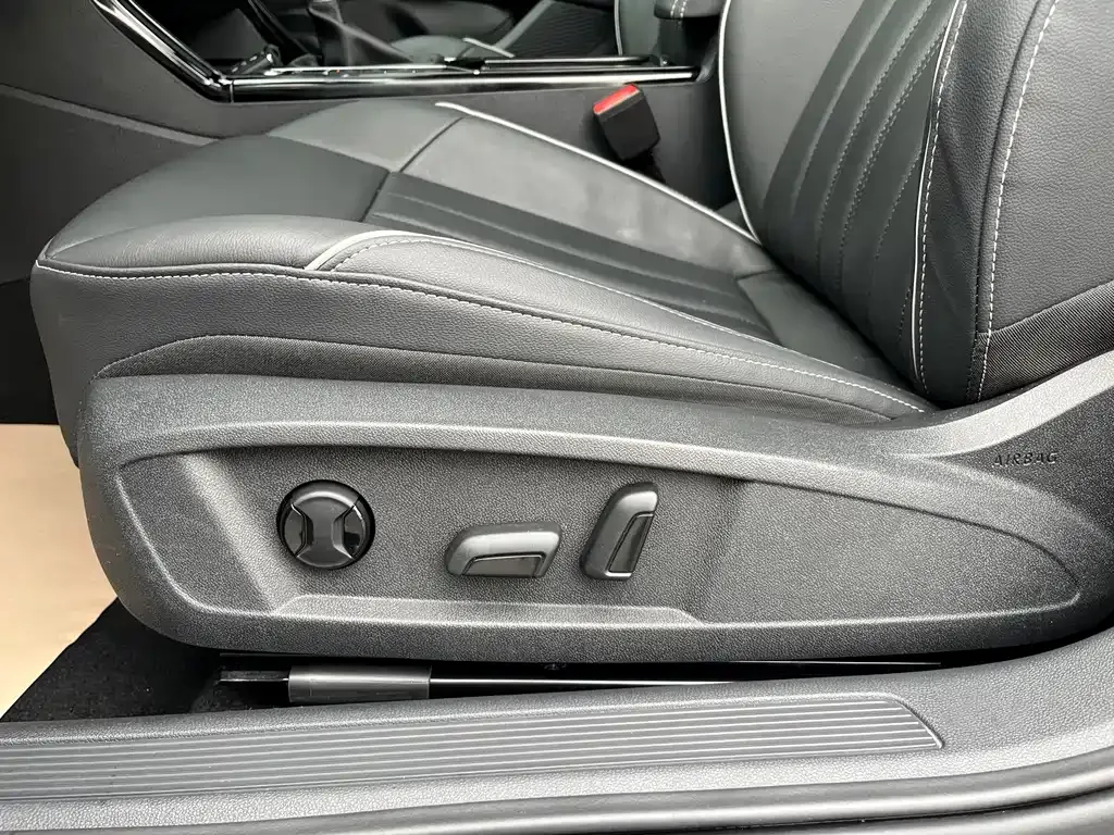 Volkswagen Passat — фото 10