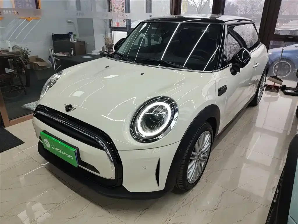 MINI Cooper (3-door) — фото 1