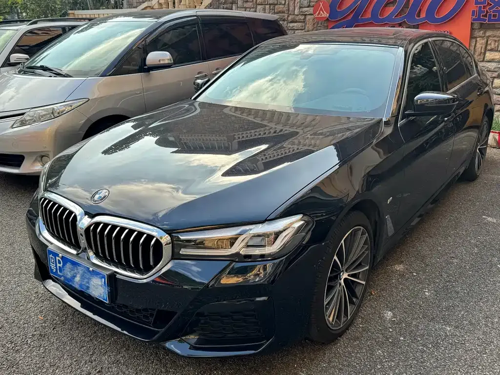 BMW 5 Series — фото 1