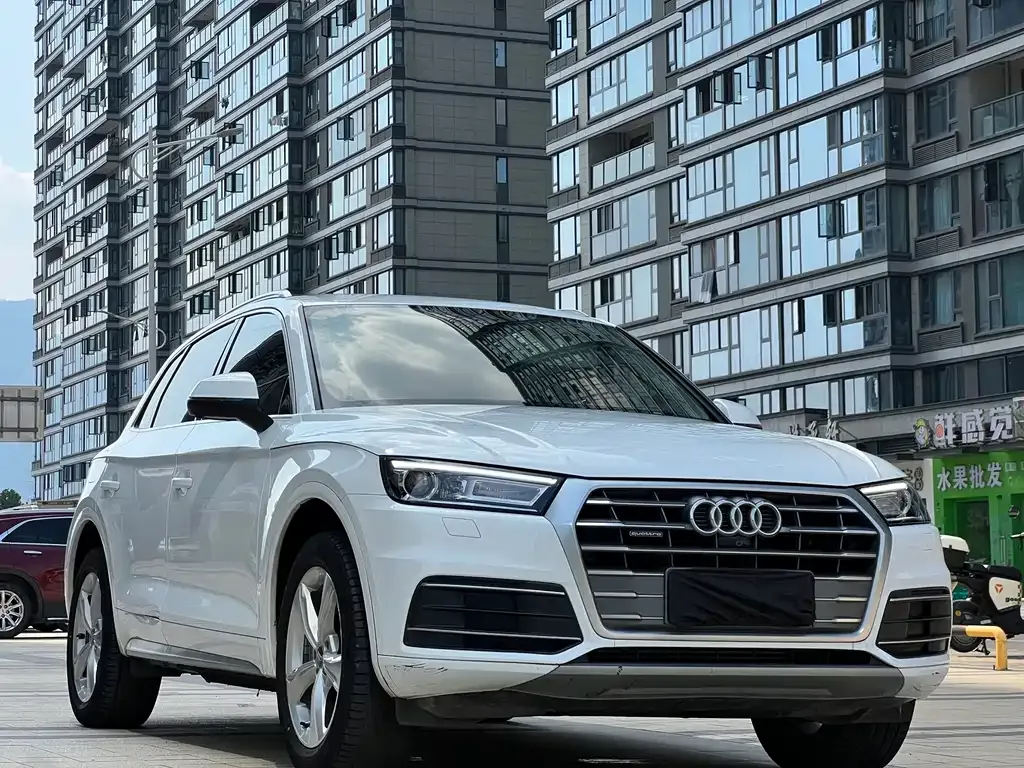 Audi Q5L — фото 3