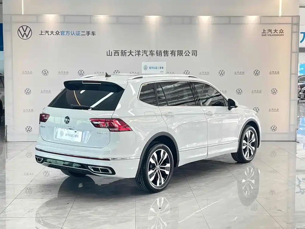 Volkswagen Tiguan L — фото 2