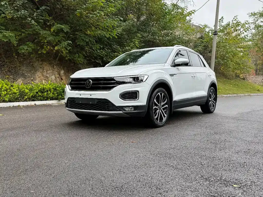 Volkswagen T-Roc — фото 1
