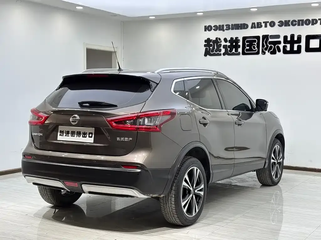 Nissan Qashqai — фото 10