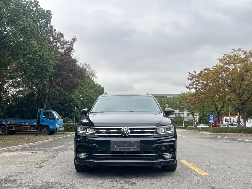 Volkswagen Tiguan L — фото 2