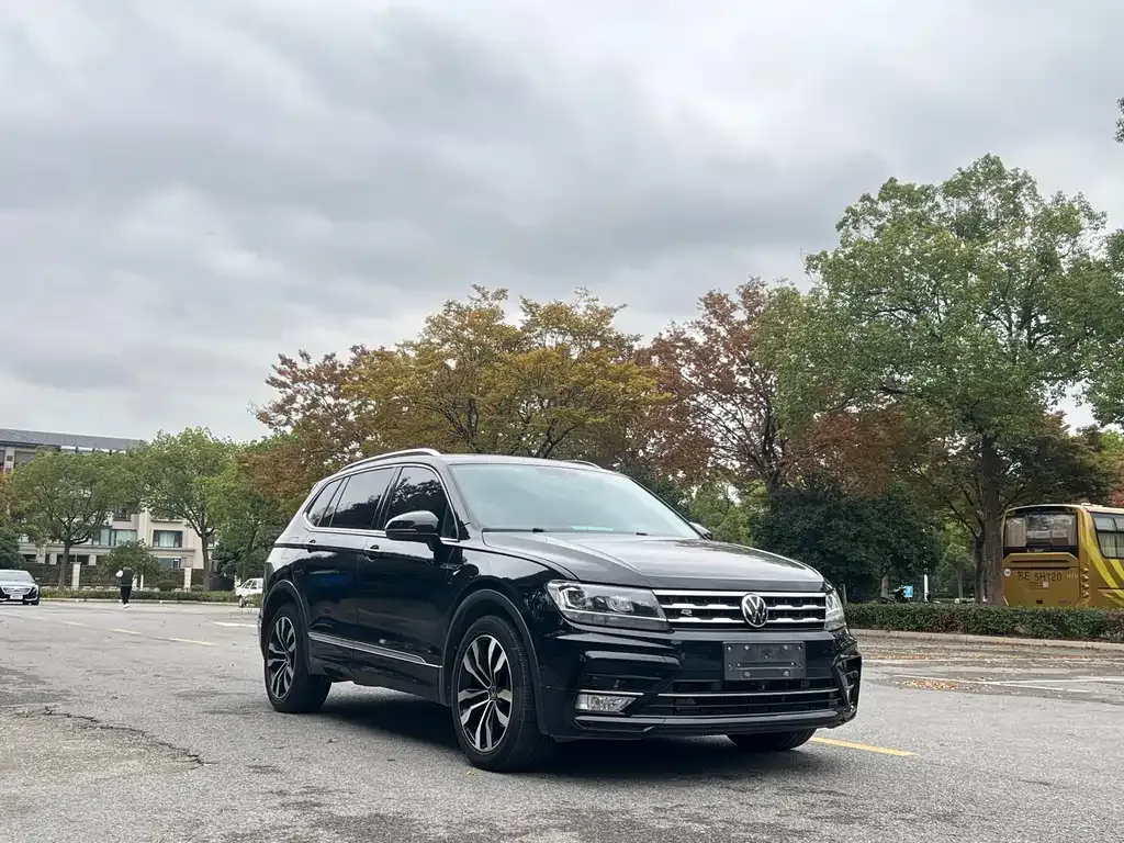 Volkswagen Tiguan L — фото 3