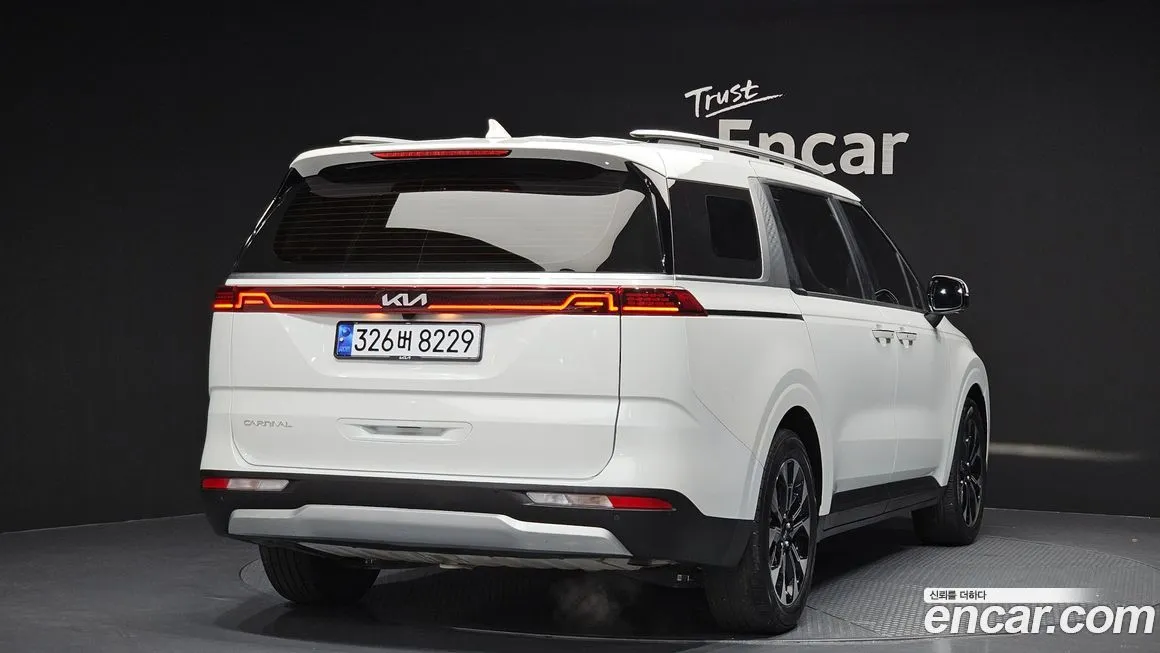 Kia Carnival — фото 2